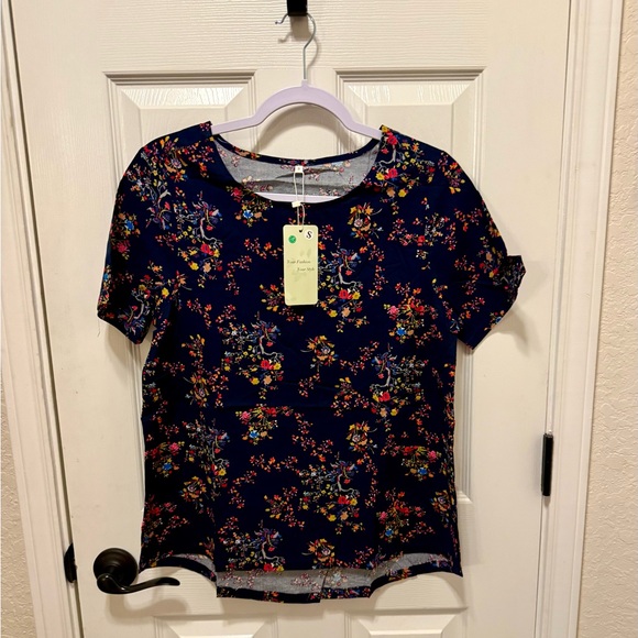 Chic Navy Floral Blouse - Picture 1 of 5